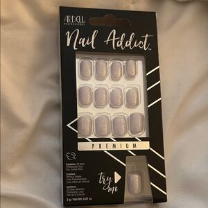 Ardell Nail Addict Premium Press-On Nails - Glittering Silver